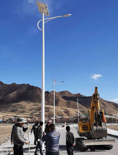 甘南碌曲10米新疆太阳能路灯项目