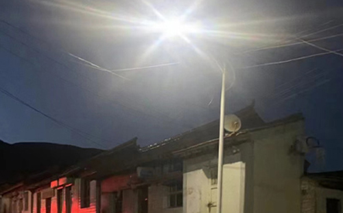 农村院子里最适合的新疆太阳能路灯亮度与安装要点